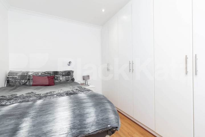 Modern Apartment Collingham Gardens, Earls Court